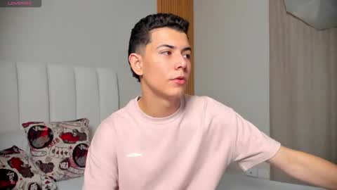 Nicolas online show from January 9, 1:28 pm