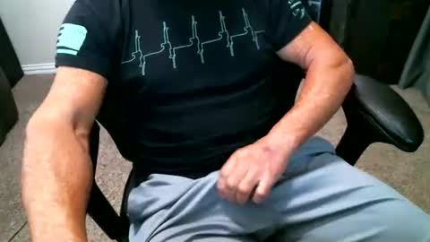 fitguy40 online show from March 25, 8:04 pm