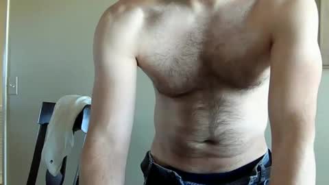 fithubby80 online show from January 7, 7:52 pm