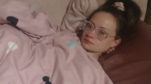 say meow and send tip  online show from April 9, 5:11 am