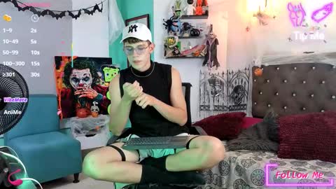 flowers109 online show from October 25, 10:43 pm