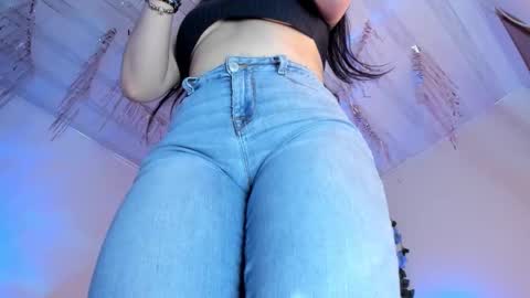 Snapshot of flylia_ chatting on October 1, 10:19 pm lia online show from October 1, 10:19 pm