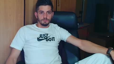 independent model online show from September 16, 8:01 pm