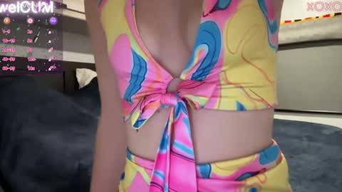 Elaine online show from February 24, 1:24 am