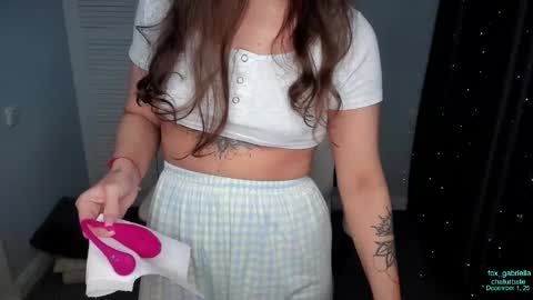 Jasmine Im back online show from December 1, 7:06 am