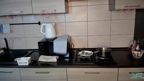 Jasmine Im back online show from February 21, 10:13 pm