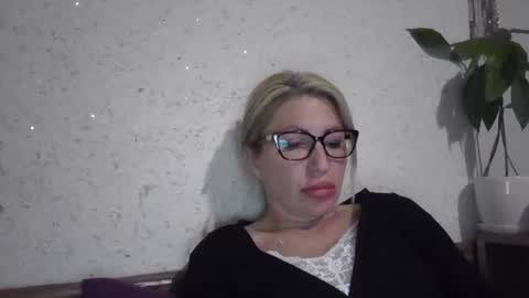 fox_red_lady7 online show from May 11, 6:38 pm