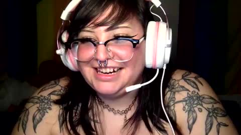 foxdarling96 online show from November 12, 6:05 am