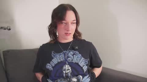 Em      online show from September 21, 8:24 pm