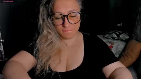 Kris online show from April 21, 2:26 am