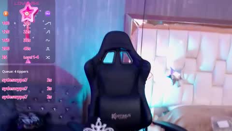 Foxxy  online show from October 23, 5:25 pm