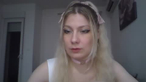 foxy_bright online show from March 20, 7:41 pm