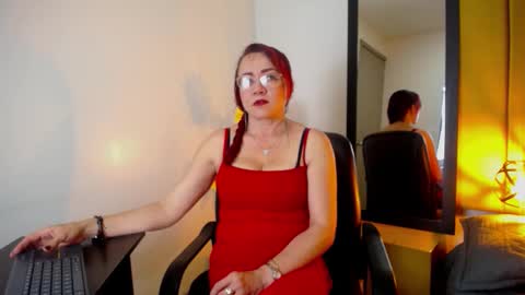 Foxy miilf online show from February 4, 1:04 pm