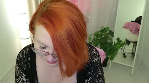 Lola online show from April 4, 5:47 am