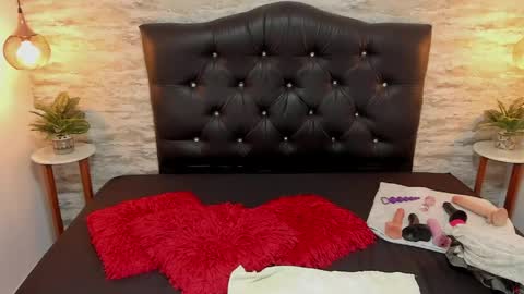          online show from April 21, 3:02 am