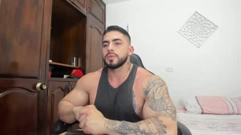 frank_foxx1 online show from June 24, 5:14 am