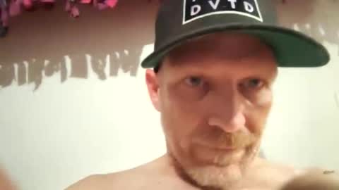 Famous Blue Eyes online show from May 16, 1:24 am