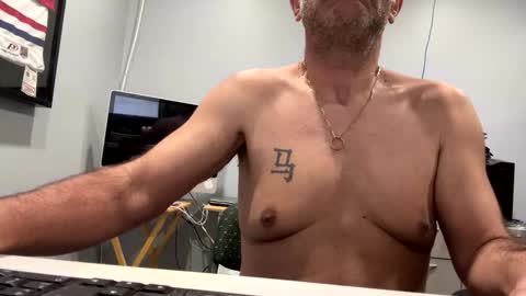 frankyjones8989 online show from February 3, 5:05 am