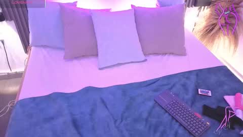 Fransheska online show from September 25, 4:25 pm