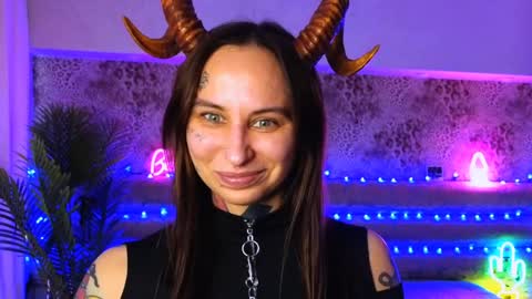 Freak online show from February 4, 10:10 am