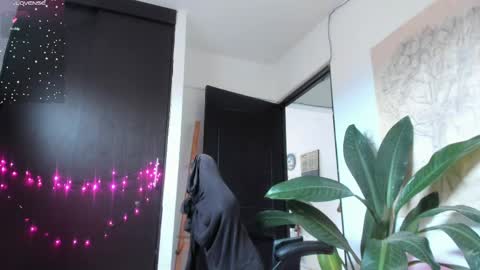 Lia Gomez online show from May 25, 2:34 pm
