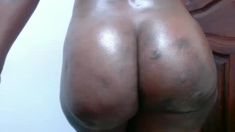 freakycoco1 online show from March 13, 3:32 am