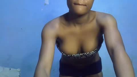 FreakyTrixie online show from April 18, 2:46 am