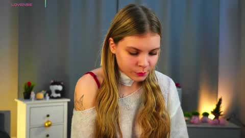 Hey im Olivia im glat to see you in mu room3 online show from April 12, 2:43 pm