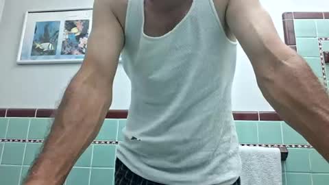 freeballz808611 online show from June 16, 3:32 am