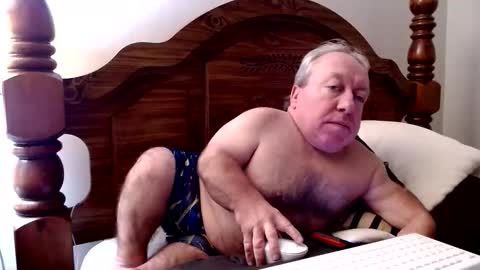 Cute Lil Man online show from December 18, 8:31 am