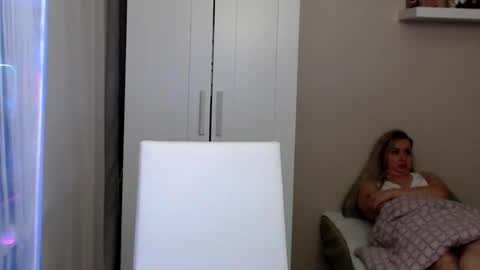 frelina online show from October 18, 9:30 pm