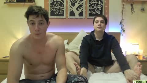 Snapshot of frenchhornybibs chatting on January 31, 9:26 pm French Horny Bibs online show from January 31, 9:26 pm