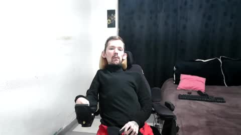 Snapshot of frenchroulette chatting on March 1, 9:40 am Thomas y Sophia online show from March 1, 9:40 am