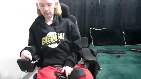 Snapshot of frenchroulette chatting on March 6, 1:46 pm Thomas y Sophia online show from March 6, 1:46 pm