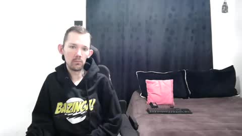 Snapshot of frenchroulette chatting on February 16, 11:49 am Thomas y Sophia online show from February 16, 11:49 am