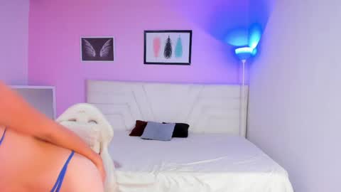 fresitalove01 online show from September 11, 2:40 pm