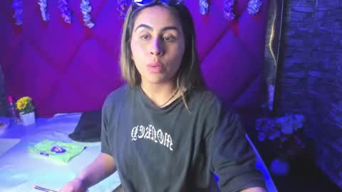 Freya online show from December 4, 3:28 am