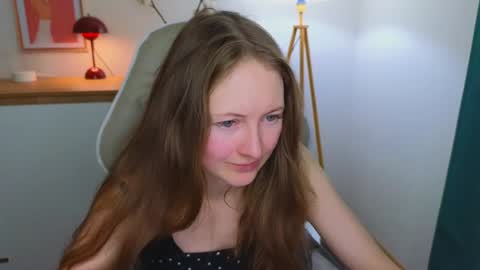 Freya online show from December 4, 4:10 pm