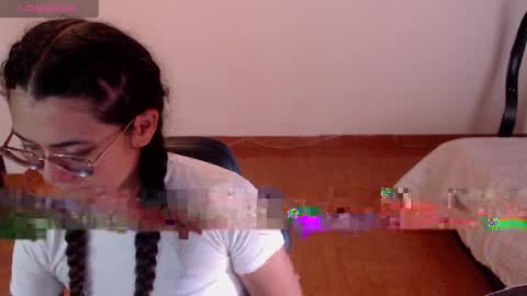 freyarouge online show from April 20, 3:37 pm