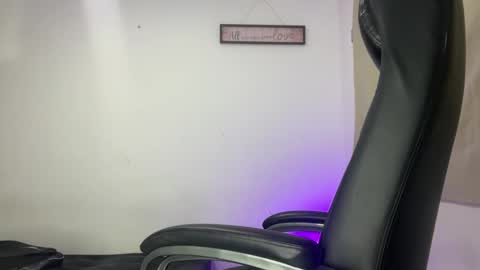 freyva_ online show from March 8, 4:22 pm