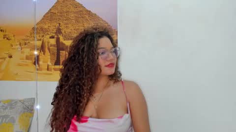 Frezzita online show from October 19, 9:41 pm