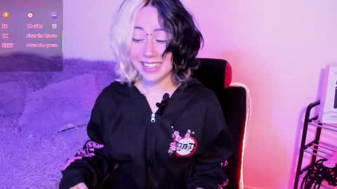 Snapshot of frida_lassi_ chatting on October 2, 11:09 am frida_lassi_ online show from October 2, 11:09 am