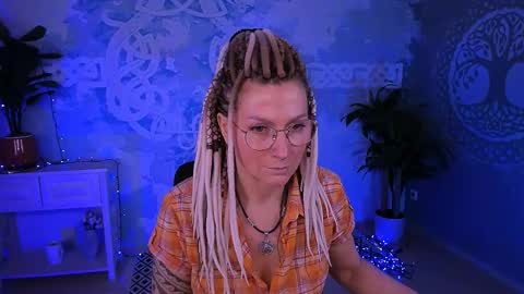 Frida Tander online show from March 26, 7:13 am