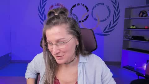 Frida Tander online show from February 9, 1:14 pm