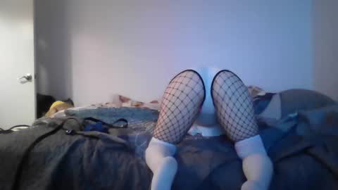 friendly_treat8211 online show from July 9, 11:53 pm