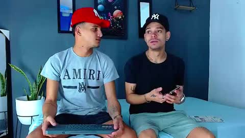 Adam y pitter online show from December 22, 11:22 am