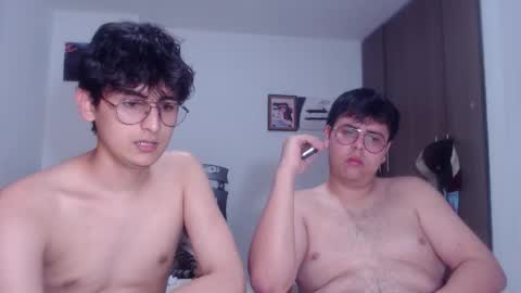 uwu online show from November 25, 11:47 pm