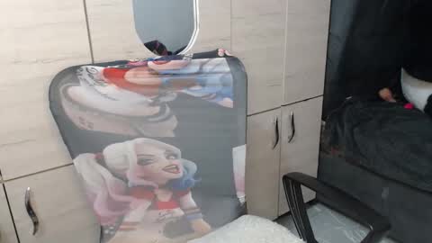 Mia and Gary  online show from January 7, 2:27 am