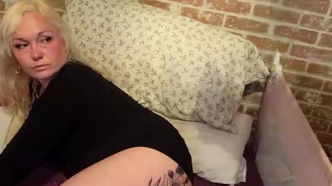 fuckmeharderdaddy371558 online show from May 26, 5:46 am