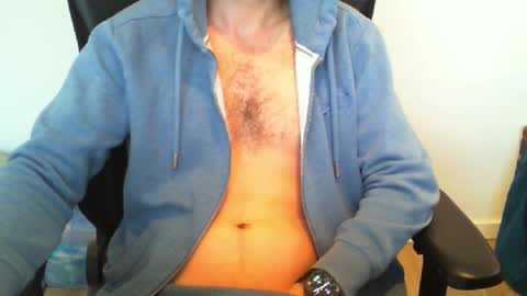 YWhiteNiceMan online show from October 5, 7:17 am